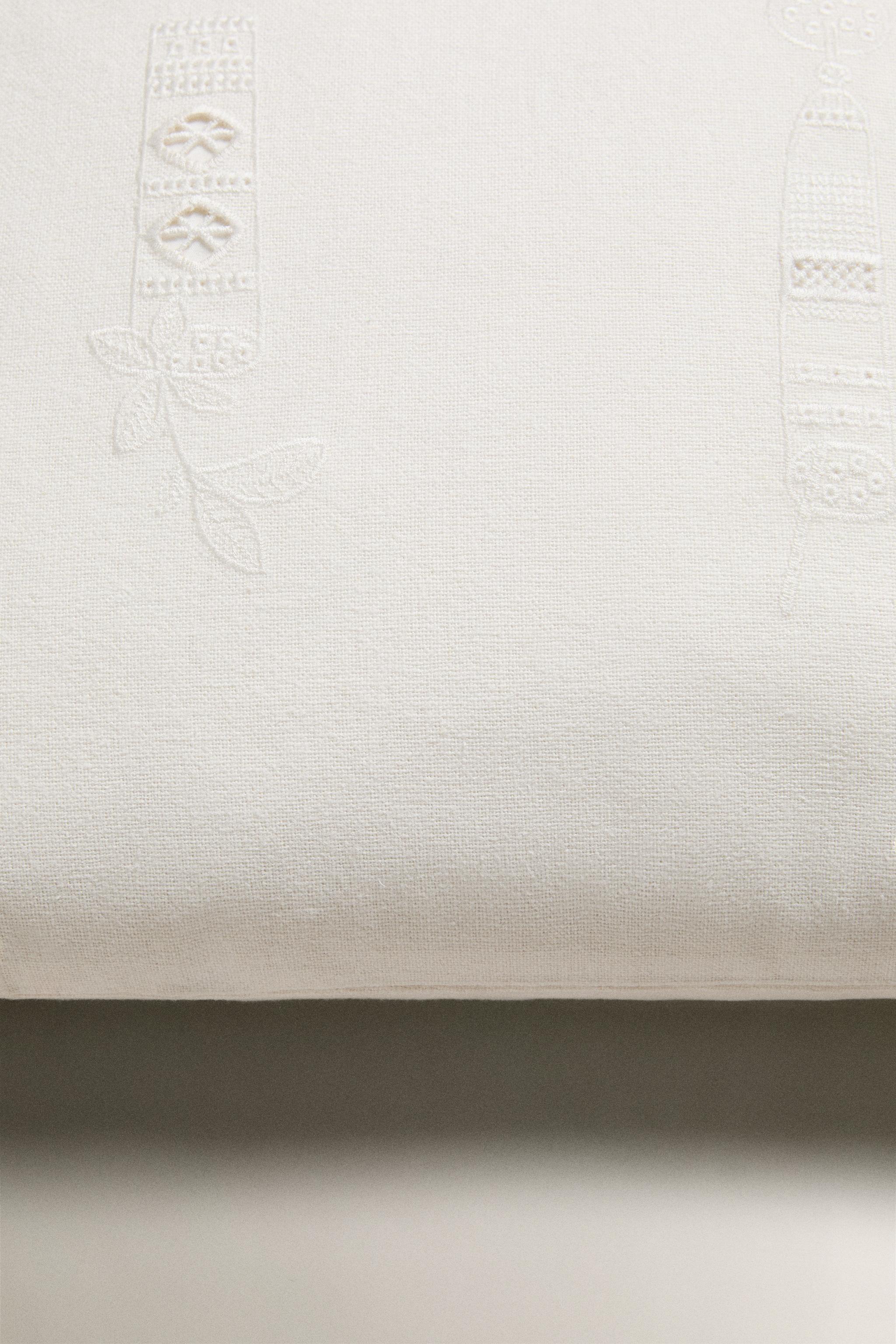 EMBROIDERED LINEN PILLOW